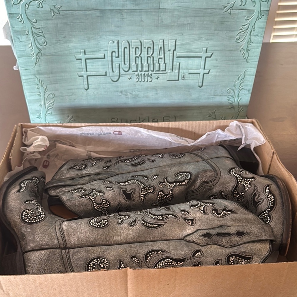 Corral Gray Embroidered Western Boots